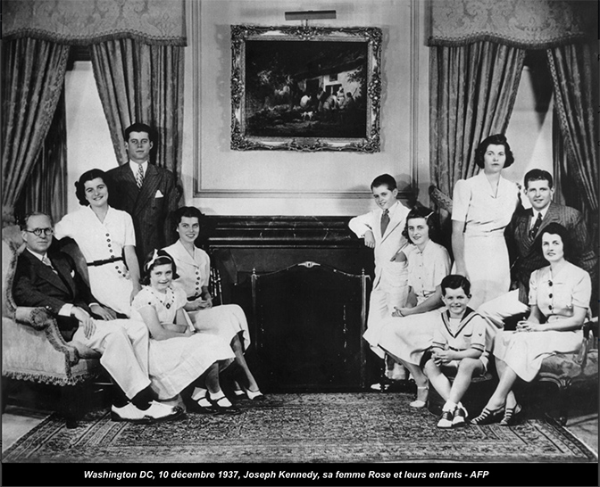 Washington DC, 10 décembre 1937, Joseph Kennedy, sa femme Rose et leurs enfants - AFP